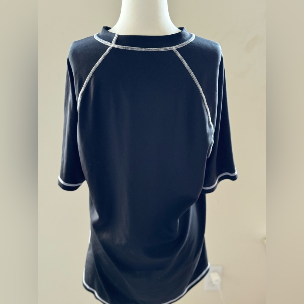 Like New Speedo Easy Short Sleeve Swim Rashguard Shirt - Men’s Size M - Picture 4 of 5